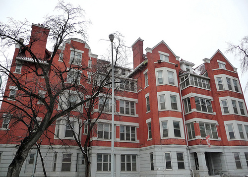 Roslyn Courts Apartments, Winnipeg